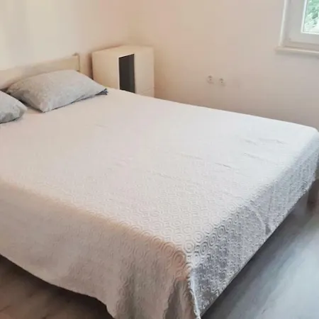 Apartman Mia *